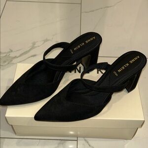 Anne Klein Black Pointed Heels